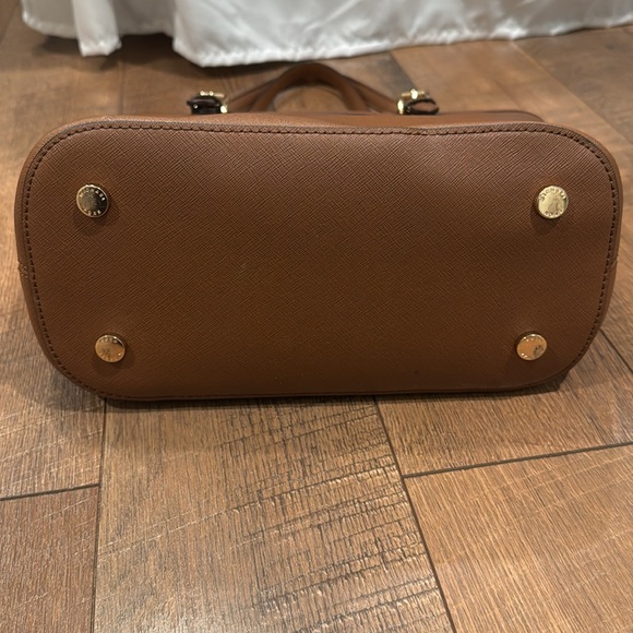 Michael Kors Mini Jet Set Medium Tote - Picture 6 of 8